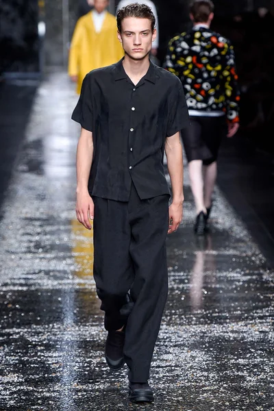 Look 23